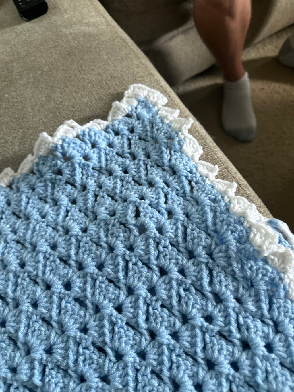 Handmade Crochet Baby Blanket – Shell Stitch Baby Blanket with Matching Border | Custom Baby Shower Gift | Soft Acrylic Infant Blanket