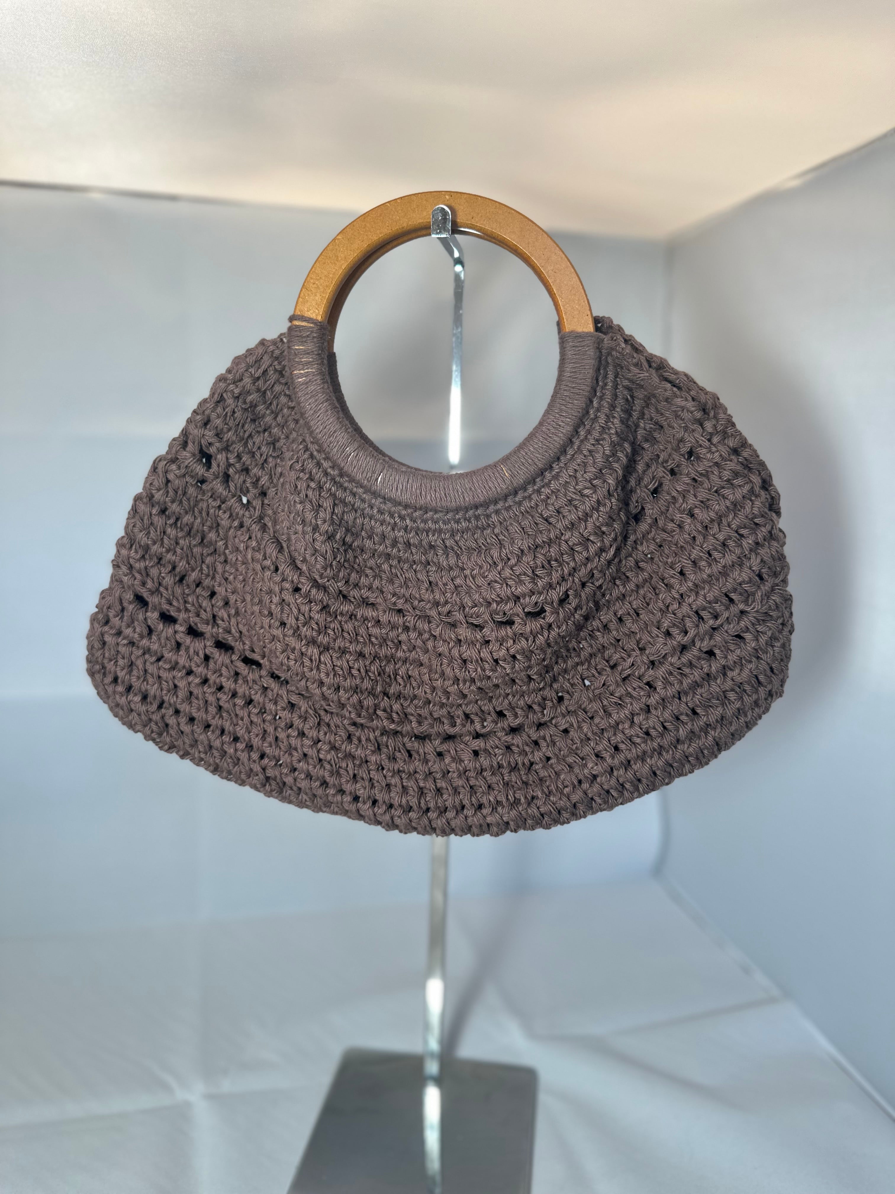 Crochet Purse with Wooden Handles - Vintage-Inspired Fan Design | Round Handle Summer Purse