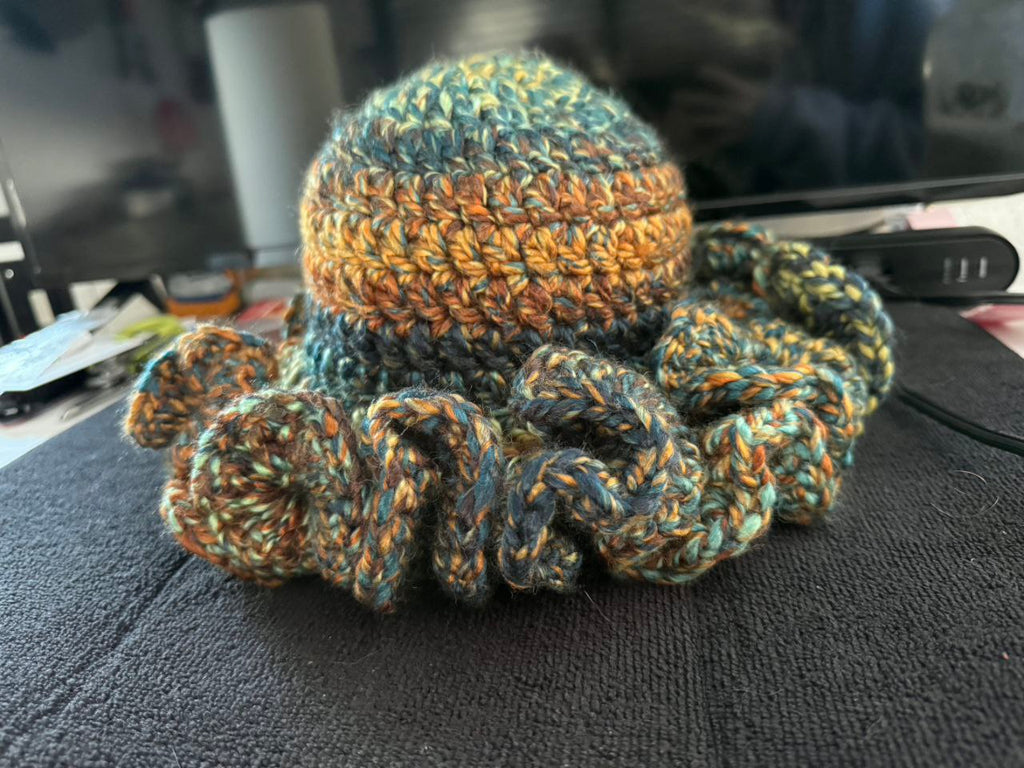 Simply Ruffles Hat – Digital Crochet Pattern (PDF Download)