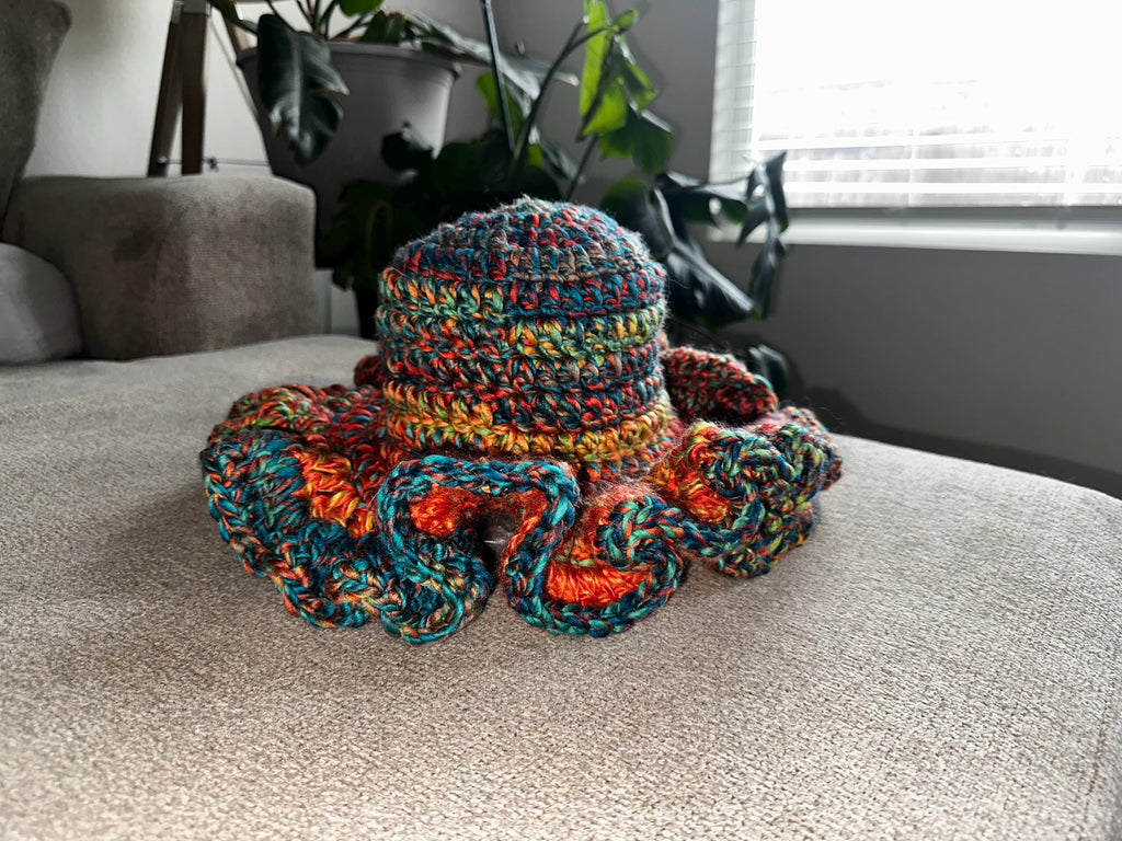 Ruffle bucket hat in Tuscany